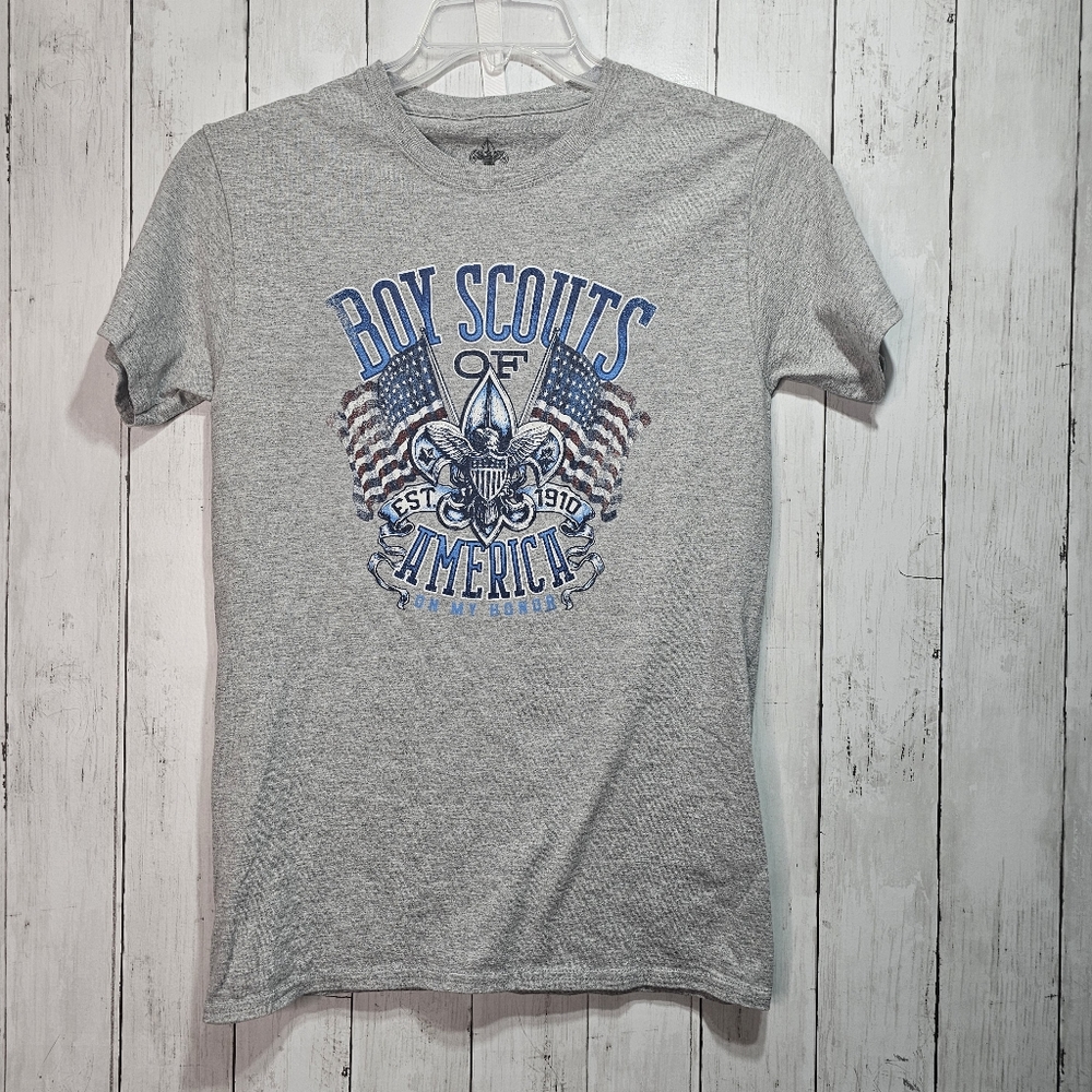 Boy Scouts America BSA Men's Shirt Blue Graphic Short Sleeve Cotton Size Small.